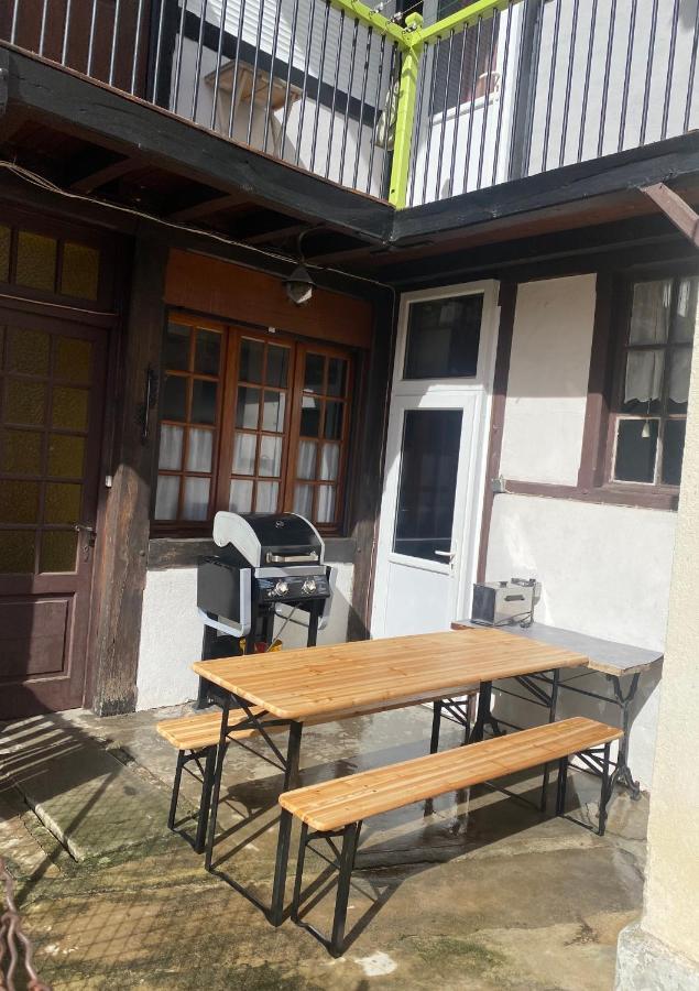 La Pyrénéenne: Spacious Village Retreat With Premium Entertainment